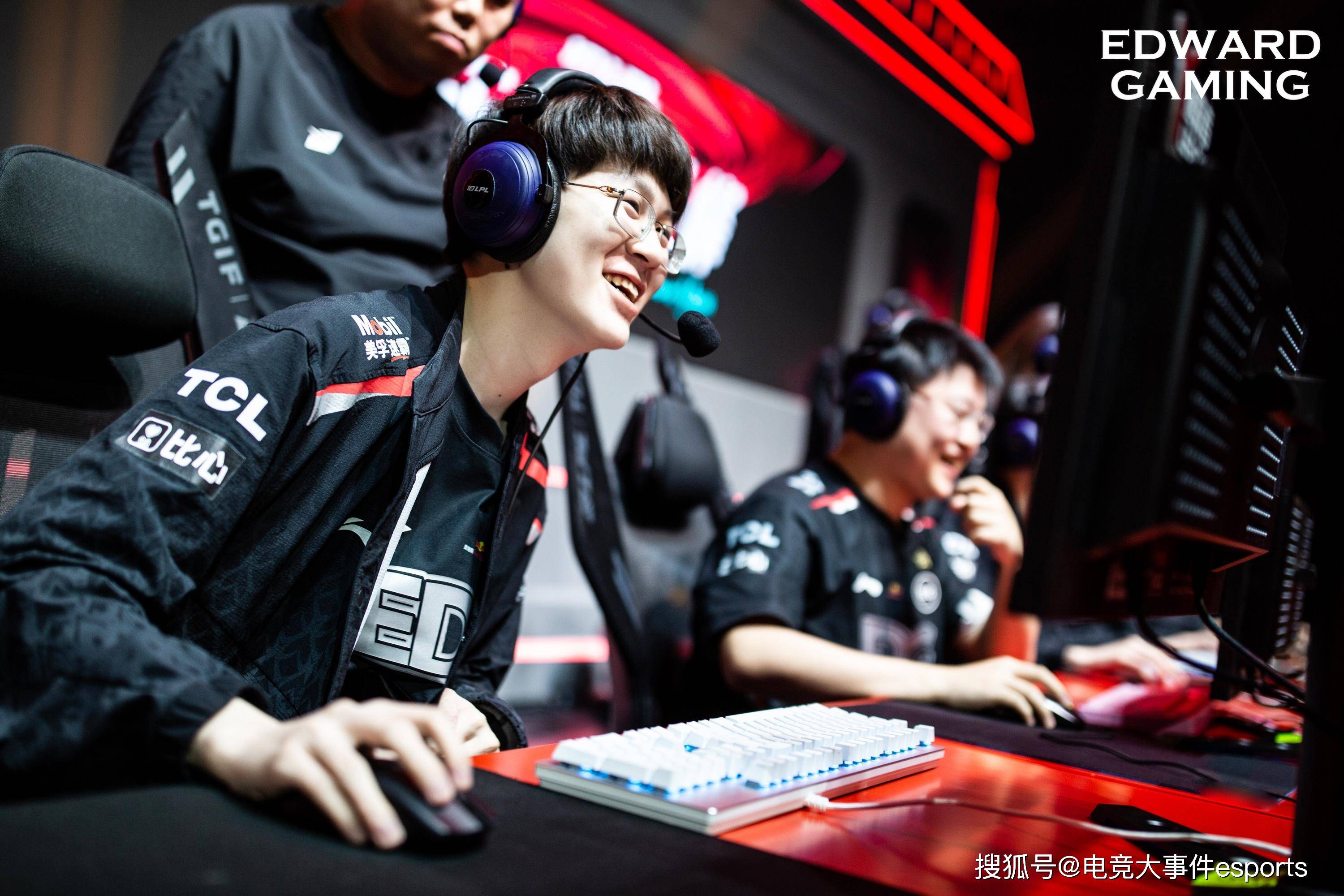 AYX SPORTS-关于Uzi焦点对战，C罗与90激战TES分钟，领先优势明显胜负难料！的信息