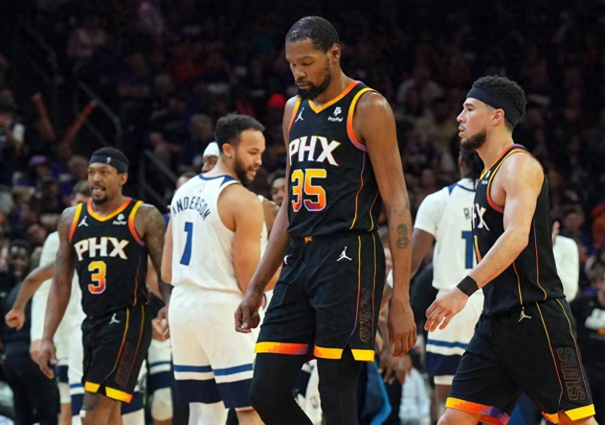 爱游戏体育-杜兰特重返赛场，刷新纪录首场状态出色，DWG观众沸腾！的简单介绍