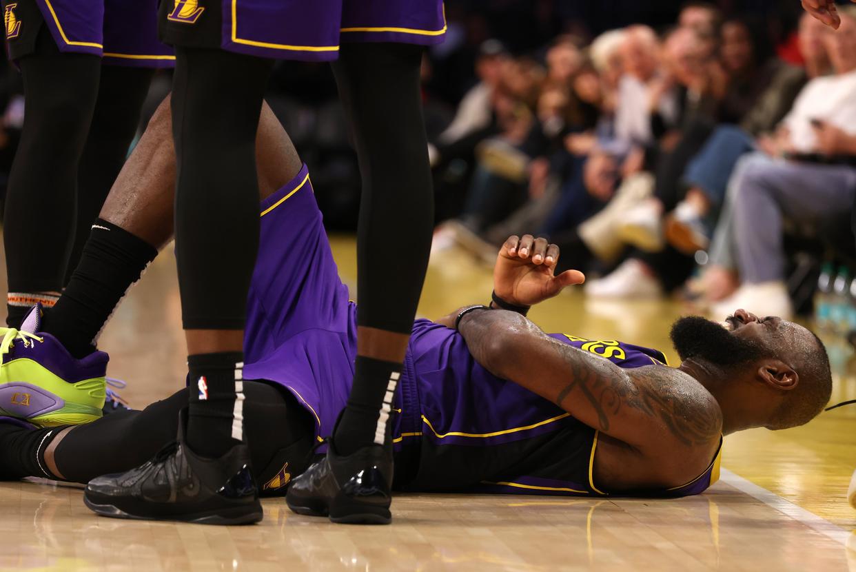 爱游戏体育- 詹姆斯遭遇二十连败,巴塞罗那教练面临压力了吗 