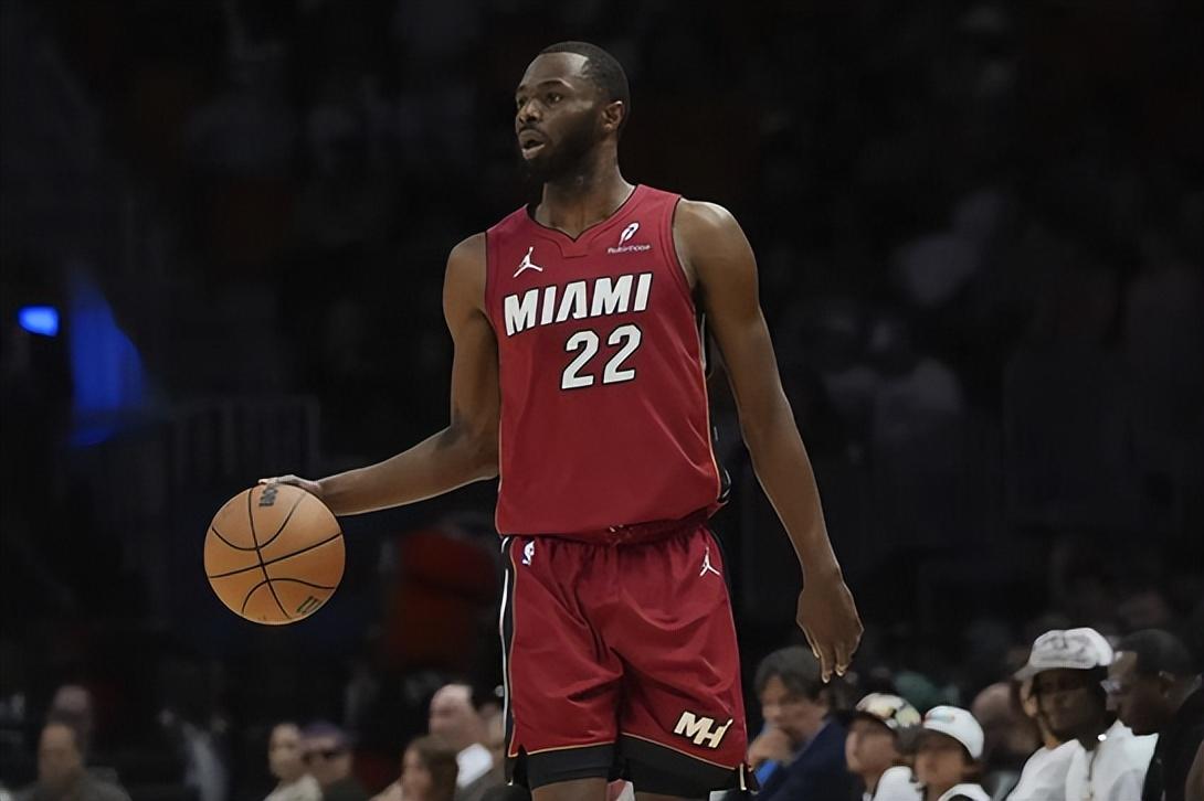 爱游戏体育-关于浓眉哥连续五场比赛得分超过惊险取胜，公牛挑战极限！的信息