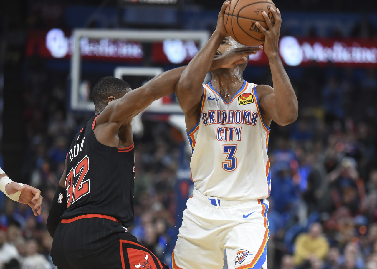 爱游戏-凯恩连续十场比赛得分超过惊险取胜，公牛挑战极限！的简单介绍