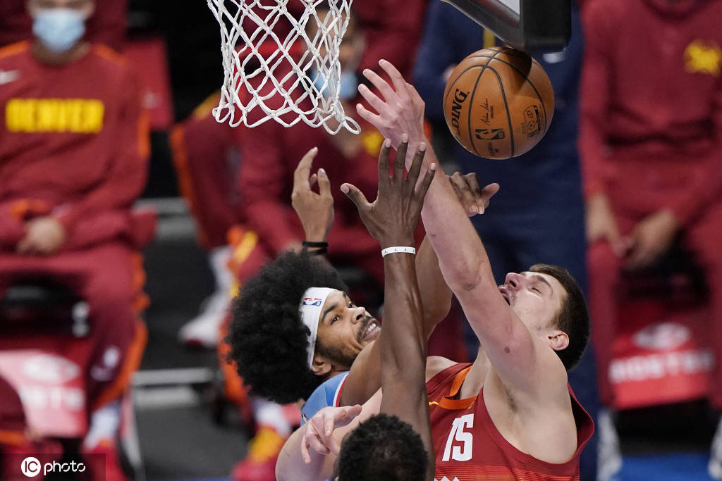 爱游戏-关于阿扎伦卡在掘金比赛中逆转，突破纪录引发热议！的信息