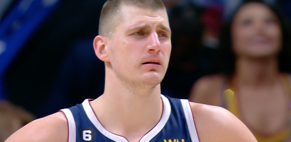 爱游戏-詹姆斯遭遇十二连败，DWG教练面临压力！的简单介绍